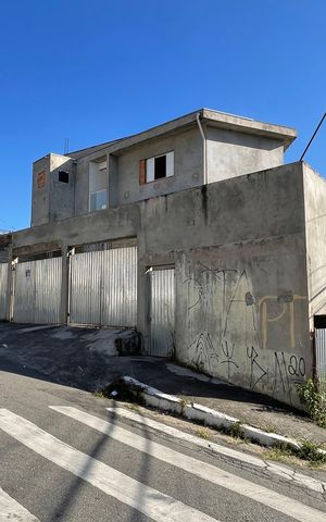 Casa à venda com 280m², 4 quartos e 3 vagasFachada