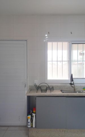 Casa à venda com 160m², 2 quartos e 2 vagasCozinha