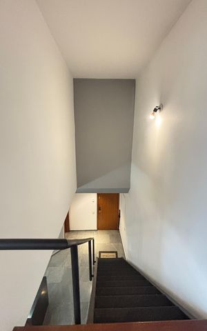 Apartamento para alugar com 97m², 1 quarto e 1 vaga Apartamento para alugar com 97m², 1 quarto e 1 vagaEscada
