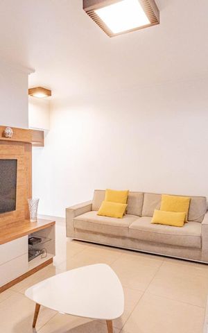 Casa para alugar com 80m², 2 quartos e 2 vagasSala