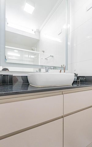 Casa para alugar com 80m², 2 quartos e 2 vagasBanheiro da Suíte