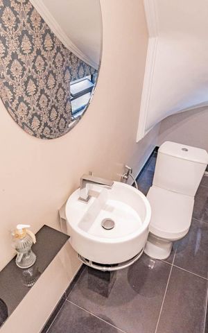 Casa para alugar com 80m², 2 quartos e 2 vagasLavabo