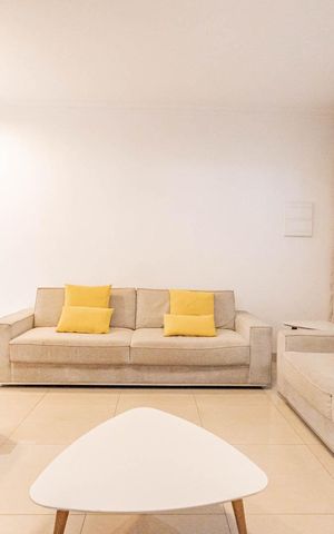 Casa para alugar com 80m², 2 quartos e 2 vagasSala