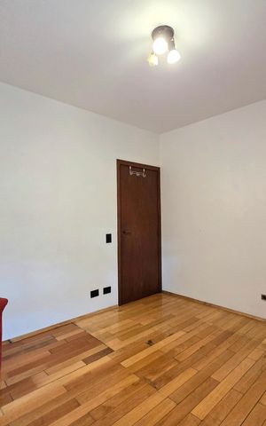 Casa à venda com 300m², 4 quartos e 2 vagas Casa à venda com 300m², 4 quartos e 2 vagasQuarto 2