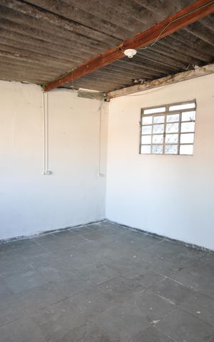 Casa à venda com 105m², 3 quartos e sem vagaÁrea de serviço