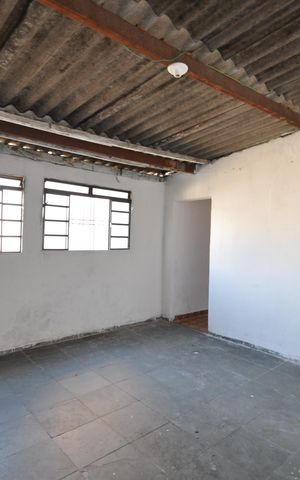 Casa à venda com 105m², 3 quartos e sem vagaÁrea de serviço