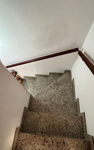 Casa de condomínio à venda com 85m², 3 quartos e 1 vagaEscada P/ Primerio Andar