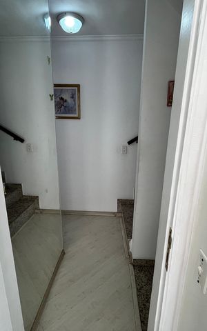 Casa de condomínio à venda com 85m², 3 quartos e 1 vagaCorredor Primeiro Andar