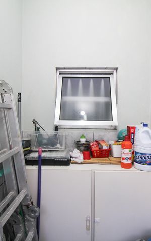 Casa à venda com 100m², 3 quartos e 2 vagasÁrea de Serviço
