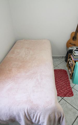 Casa à venda com 100m², 3 quartos e 2 vagasQuarto 