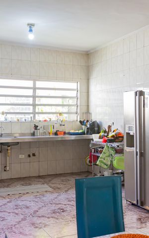 Casa à venda com 600m², 6 quartos e 6 vagas Casa à venda com 600m², 6 quartos e 6 vagasCozinha