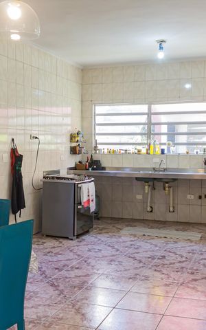 Casa à venda com 600m², 6 quartos e 6 vagas Casa à venda com 600m², 6 quartos e 6 vagasCozinha