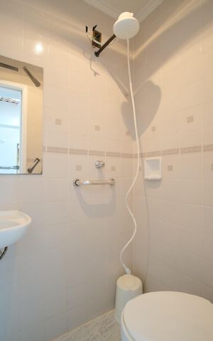 Casa à venda com 180m², 4 quartos e 2 vagasBanheiro de serviço