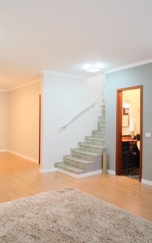 Casa à venda com 180m², 4 quartos e 2 vagasSala