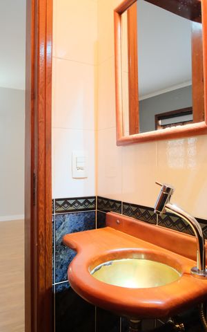Casa à venda com 180m², 4 quartos e 2 vagasLavabo