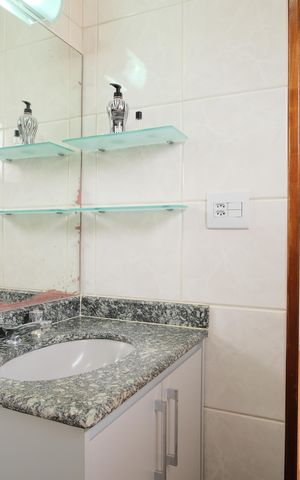 Casa à venda com 180m², 4 quartos e 2 vagasBanheiro da Suíte