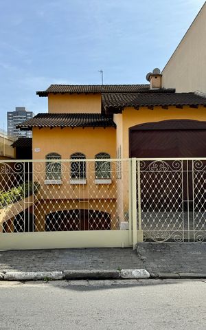 Casa à venda com 500m², 5 quartos e 6 vagasFachada