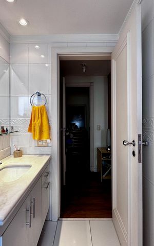 Apartamento à venda com 323m², 4 quartos e 6 vagas Apartamento à venda com 323m², 4 quartos e 6 vagasBanheiro Suíte 3