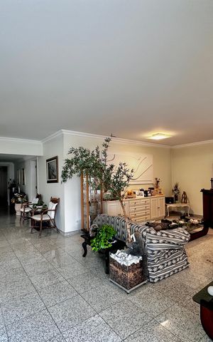 Apartamento à venda com 323m², 4 quartos e 6 vagas Apartamento à venda com 323m², 4 quartos e 6 vagasSala