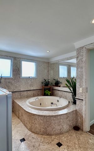 Apartamento à venda com 323m², 4 quartos e 6 vagas Apartamento à venda com 323m², 4 quartos e 6 vagasBanheiro Suíte 4