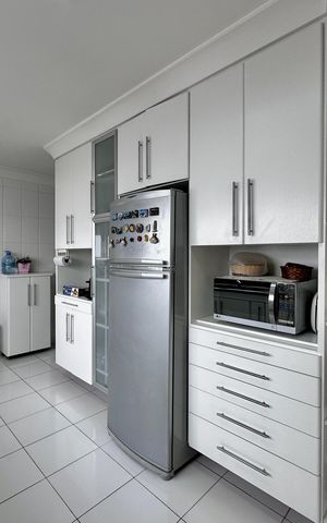Apartamento à venda com 323m², 4 quartos e 6 vagas Apartamento à venda com 323m², 4 quartos e 6 vagasCozinha