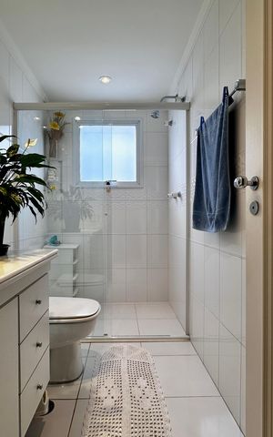 Apartamento à venda com 323m², 4 quartos e 6 vagas Apartamento à venda com 323m², 4 quartos e 6 vagasBanheiro Suíte 1