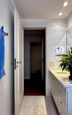 Apartamento à venda com 323m², 4 quartos e 6 vagas Apartamento à venda com 323m², 4 quartos e 6 vagasBanheiro Suíte 1