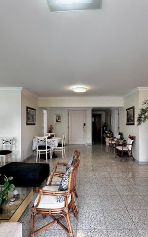 Apartamento à venda com 323m², 4 quartos e 6 vagas Apartamento à venda com 323m², 4 quartos e 6 vagasSala