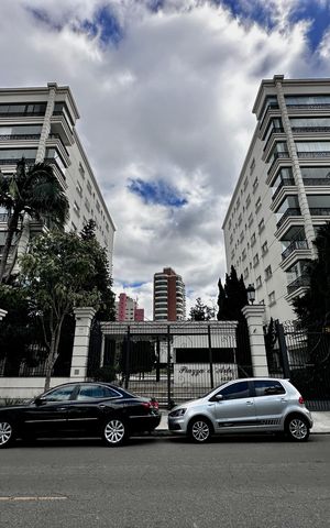 Apartamento à venda com 323m², 4 quartos e 6 vagas Apartamento à venda com 323m², 4 quartos e 6 vagasFachada