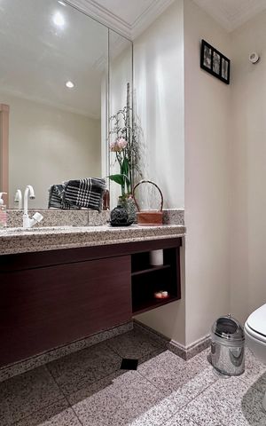 Apartamento à venda com 323m², 4 quartos e 6 vagas Apartamento à venda com 323m², 4 quartos e 6 vagasLavabo