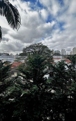 Apartamento à venda com 323m², 4 quartos e 6 vagas Apartamento à venda com 323m², 4 quartos e 6 vagasVista