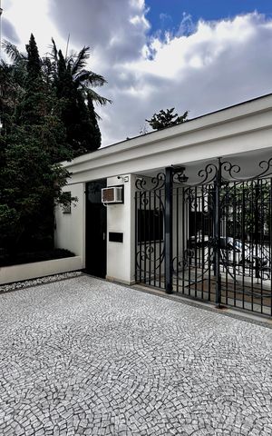 Apartamento à venda com 323m², 4 quartos e 6 vagas Apartamento à venda com 323m², 4 quartos e 6 vagasFachada