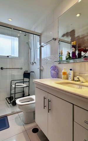 Apartamento à venda com 323m², 4 quartos e 6 vagas Apartamento à venda com 323m², 4 quartos e 6 vagasBanheiro Suíte 3