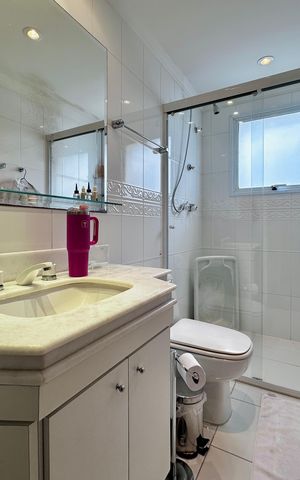 Apartamento à venda com 323m², 4 quartos e 6 vagas Apartamento à venda com 323m², 4 quartos e 6 vagasBanheiro Suíte 2
