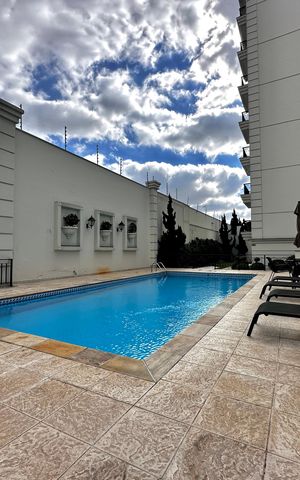 Apartamento à venda com 323m², 4 quartos e 6 vagas Apartamento à venda com 323m², 4 quartos e 6 vagasPiscina