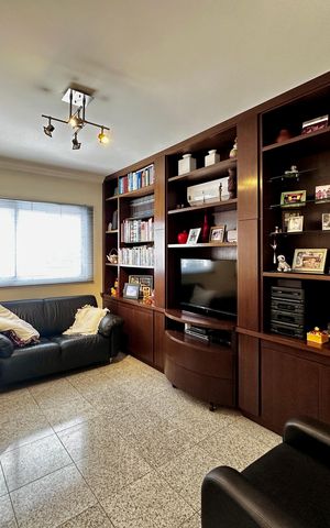 Apartamento à venda com 323m², 4 quartos e 6 vagas Apartamento à venda com 323m², 4 quartos e 6 vagasSala de Tv