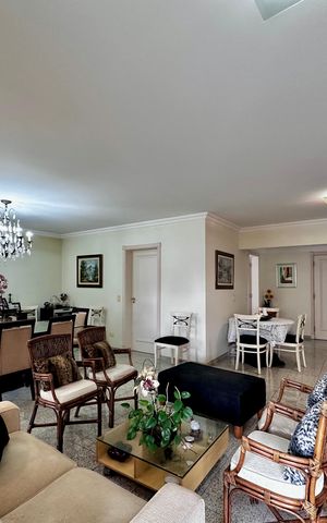 Apartamento à venda com 323m², 4 quartos e 6 vagas Apartamento à venda com 323m², 4 quartos e 6 vagasSala