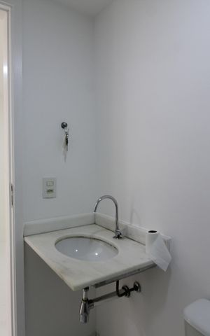Apartamento à venda com 100m², 2 quartos e 1 vagaBanheiro da Suíte 2