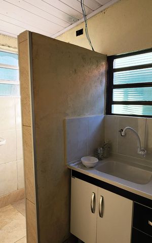 Casa à venda com 456m², 3 quartos e 3 vagas Casa à venda com 456m², 3 quartos e 3 vagasBanheiro de Serviço