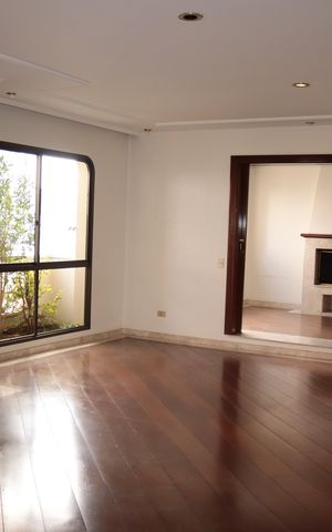 Apartamento à venda com 300m², 4 quartos e 4 vagasSala