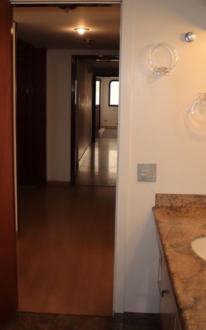 Apartamento à venda com 300m², 4 quartos e 4 vagasBanheiro