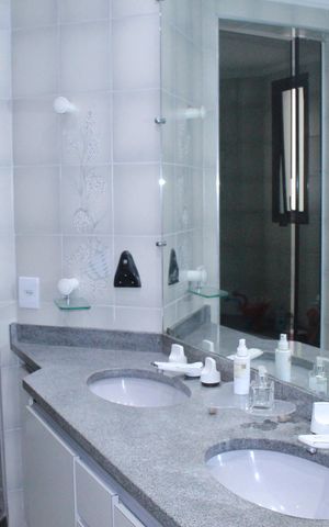 Apartamento à venda com 240m², 2 quartos e 3 vagasBanheiro Suíte