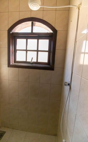 Casa à venda com 190m², 4 quartos e 2 vagas Casa à venda com 190m², 4 quartos e 2 vagasBanheiro da Suíte 2