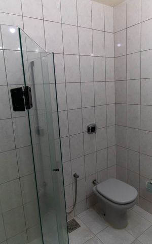 Casa à venda com 190m², 4 quartos e 2 vagas Casa à venda com 190m², 4 quartos e 2 vagasBanheiro Social