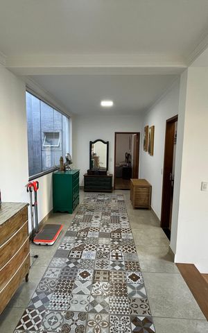 Casa à venda com 308m², 4 quartos e 4 vagasCopa