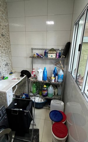Casa à venda com 308m², 4 quartos e 4 vagasLavanderia