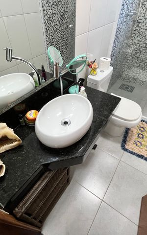 Casa à venda com 308m², 4 quartos e 4 vagasBanheiro da Suíte 2