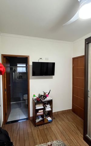 Casa à venda com 308m², 4 quartos e 4 vagasSuite