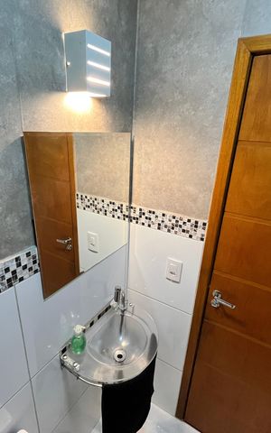 Casa à venda com 308m², 4 quartos e 4 vagasLavabo