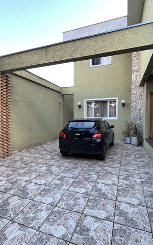 Casa à venda com 308m², 4 quartos e 4 vagasGaragem